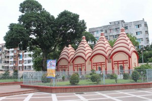 4 small Hindu temples